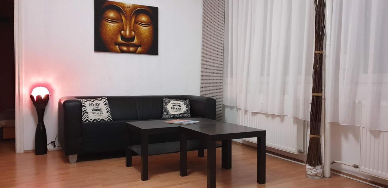 Goldapartman Salgótarján Esterno foto