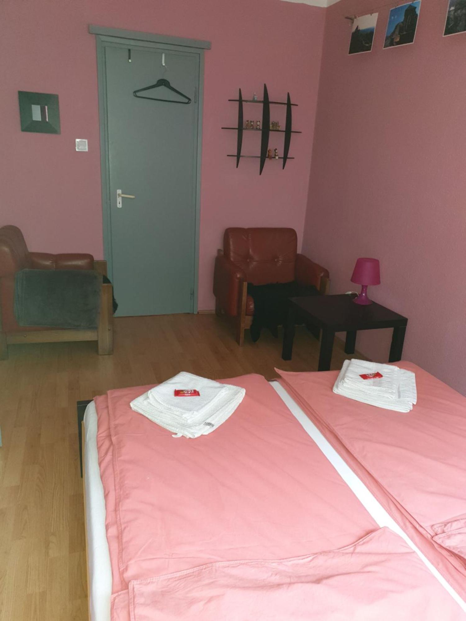 Goldapartman Salgótarján Esterno foto